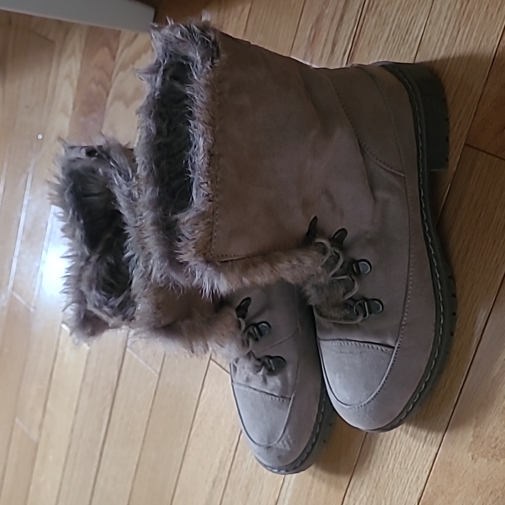 Bass beige faux fur lined boots - size 5.5 - Picture 14 of 14